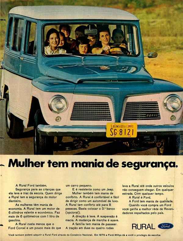 Mulher tem mania de segurança.