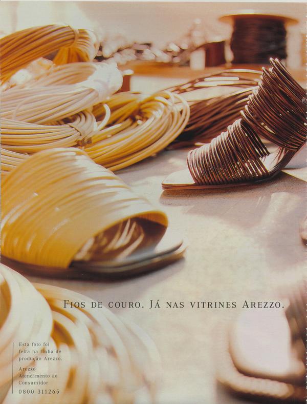 Fios de couro. Já nas vitrines Arezzo.